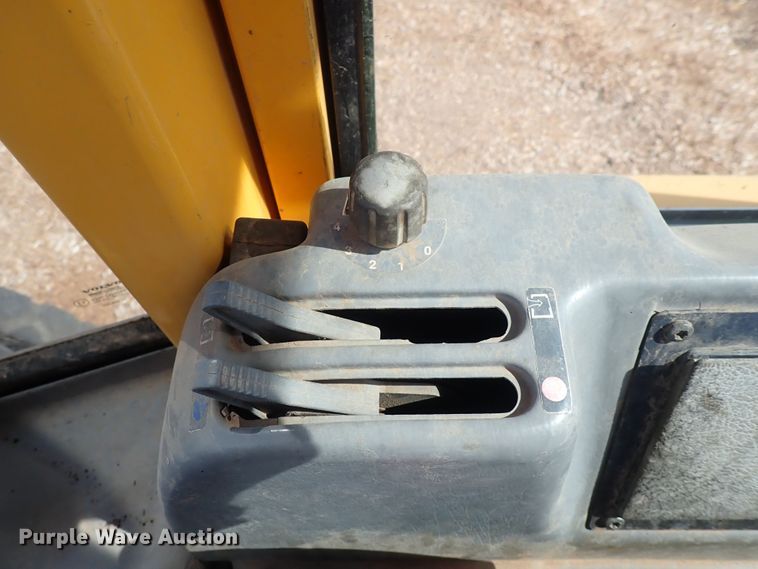 image for item DN0469 2005 Volvo L90E  wheel loader