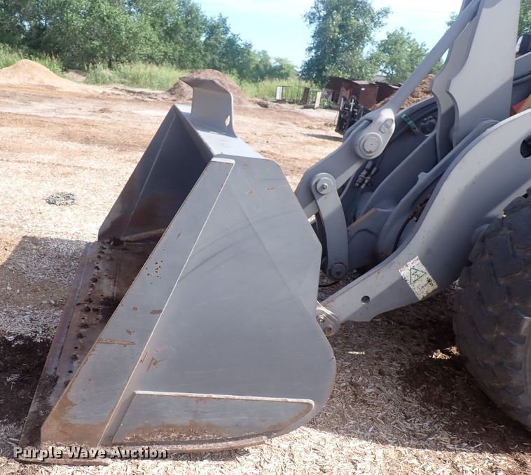 image for item DN0469 2005 Volvo L90E  wheel loader