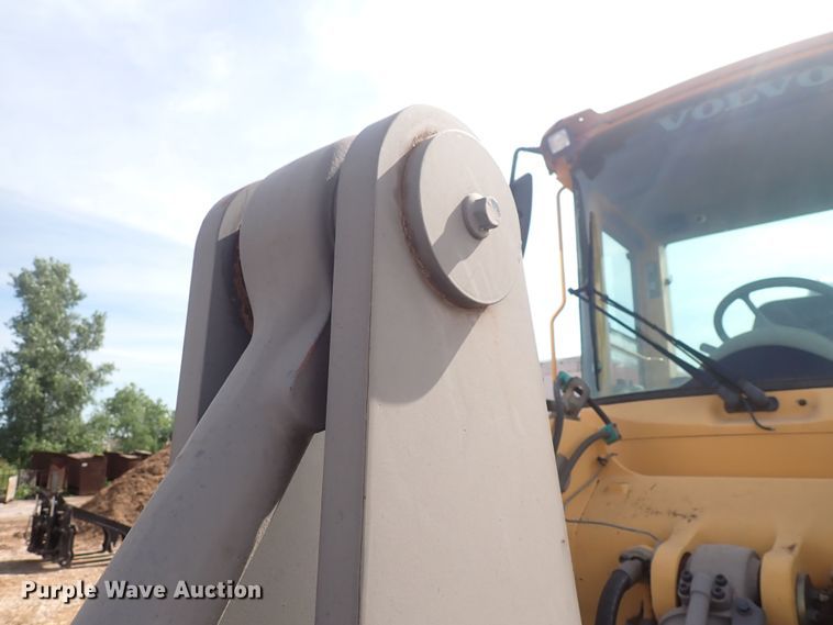 image for item DN0469 2005 Volvo L90E  wheel loader