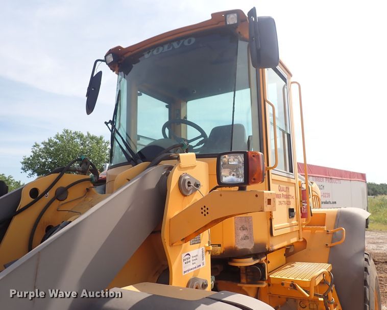 image for item DN0469 2005 Volvo L90E  wheel loader