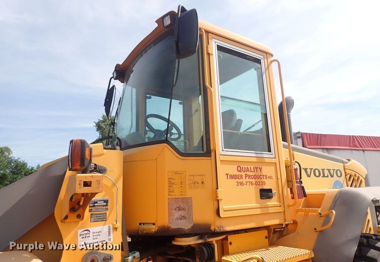 image for item DN0469 2005 Volvo L90E  wheel loader