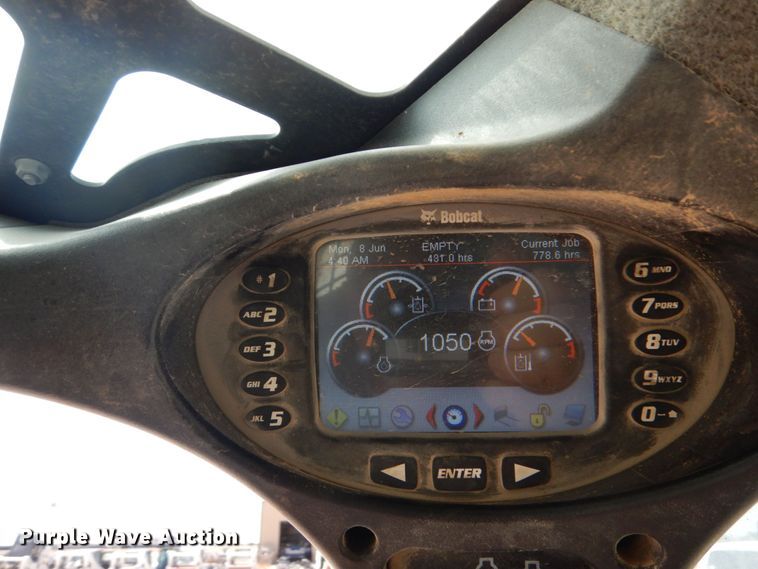 image for item DO1464 2019 Bobcat T870  tracked skid steer loader