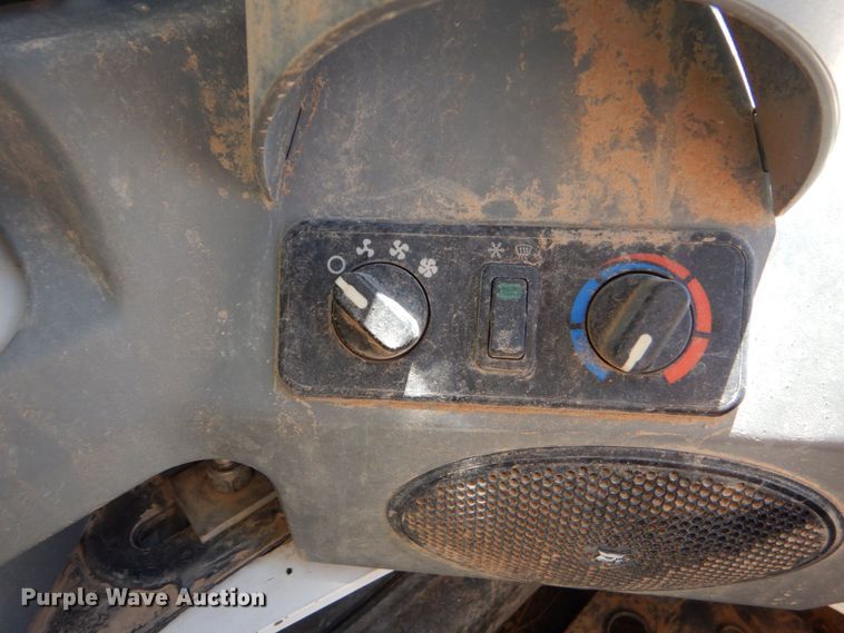 image for item DO1464 2019 Bobcat T870  tracked skid steer loader