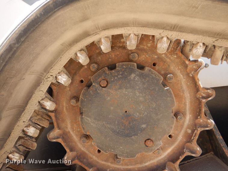 image for item DO1464 2019 Bobcat T870  tracked skid steer loader