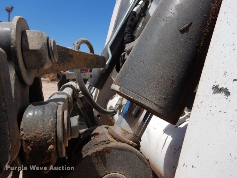 image for item DO1465 2019 Bobcat T870  tracked skid steer loader