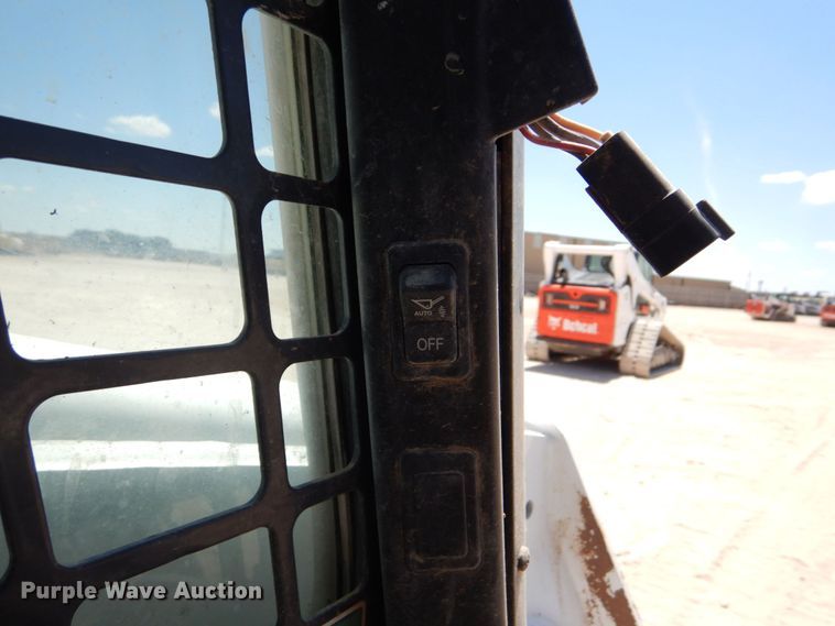 image for item DO1465 2019 Bobcat T870  tracked skid steer loader