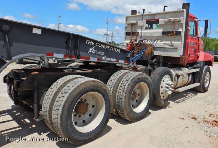 image for item DP4410 1996 Mack CH613  semi truck
