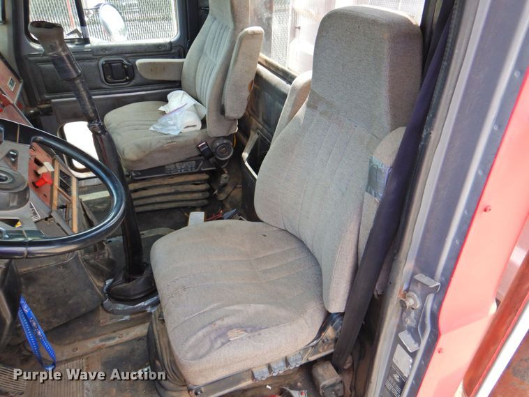 image for item DP4410 1996 Mack CH613  semi truck