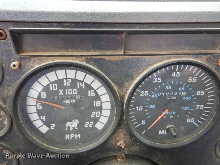 image for item DP4410 1996 Mack CH613  semi truck