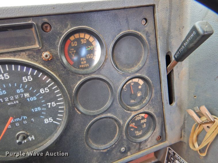 image for item DP4410 1996 Mack CH613  semi truck