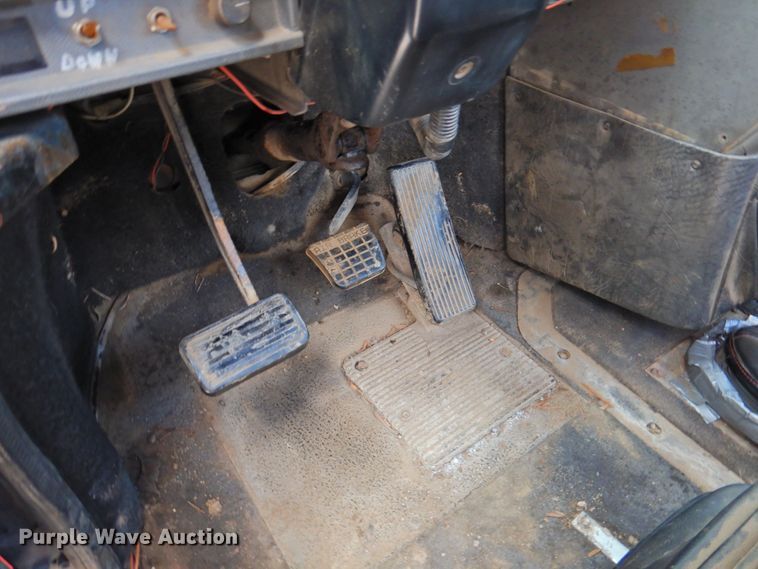 image for item DP4410 1996 Mack CH613  semi truck