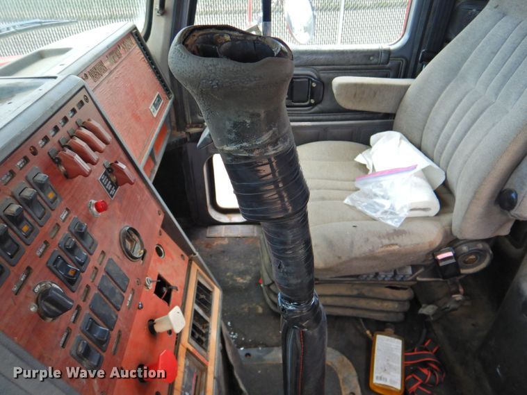 image for item DP4410 1996 Mack CH613  semi truck