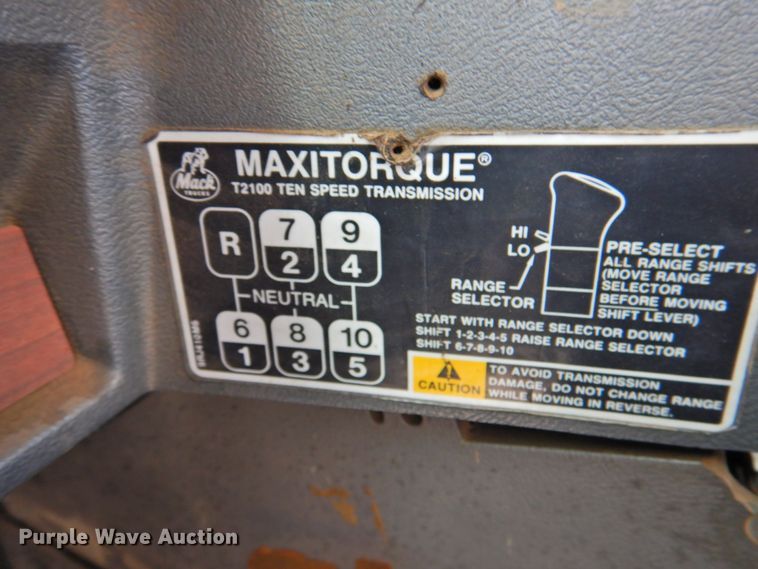 image for item DP4410 1996 Mack CH613  semi truck