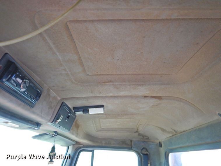 image for item DP4410 1996 Mack CH613  semi truck