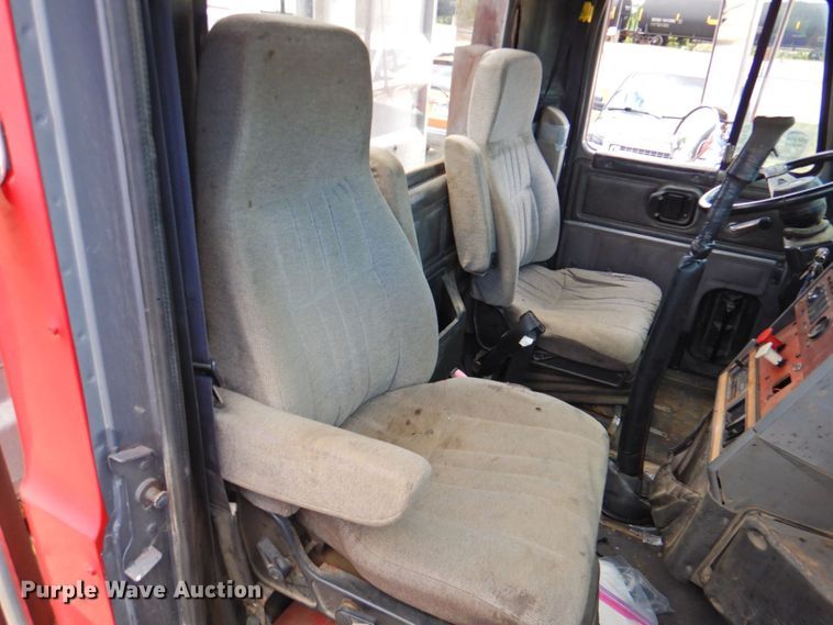 image for item DP4410 1996 Mack CH613  semi truck