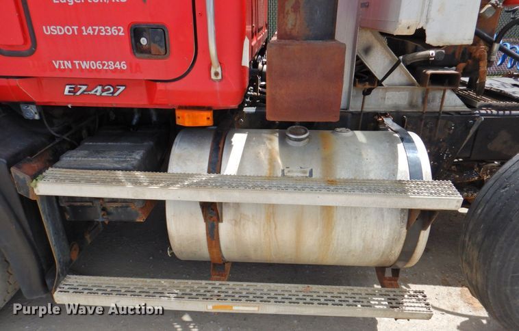 image for item DP4410 1996 Mack CH613  semi truck