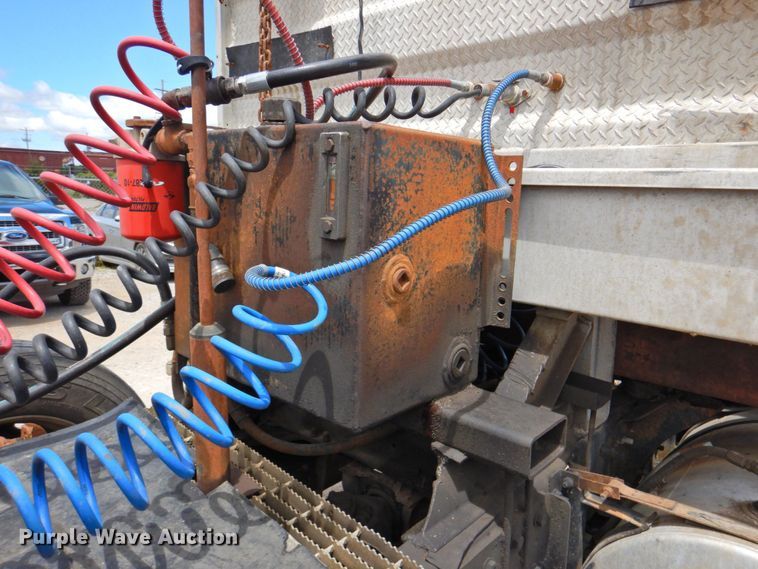 image for item DP4410 1996 Mack CH613  semi truck