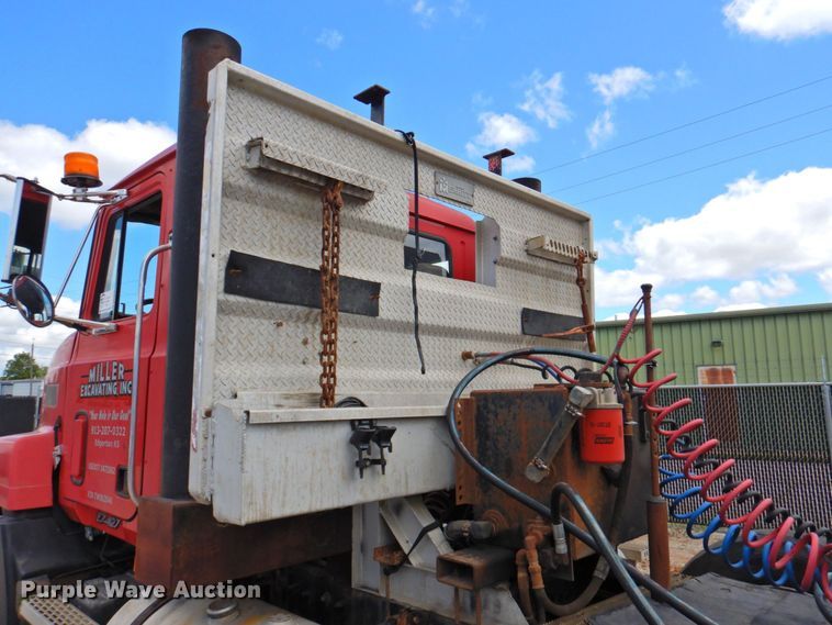 image for item DP4410 1996 Mack CH613  semi truck