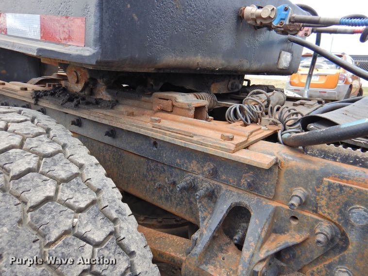 image for item DP4410 1996 Mack CH613  semi truck