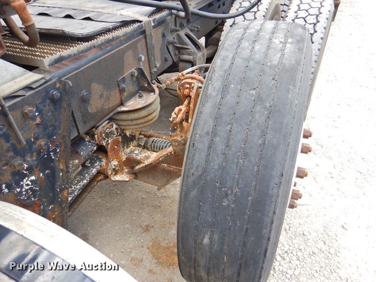 image for item DP4410 1996 Mack CH613  semi truck