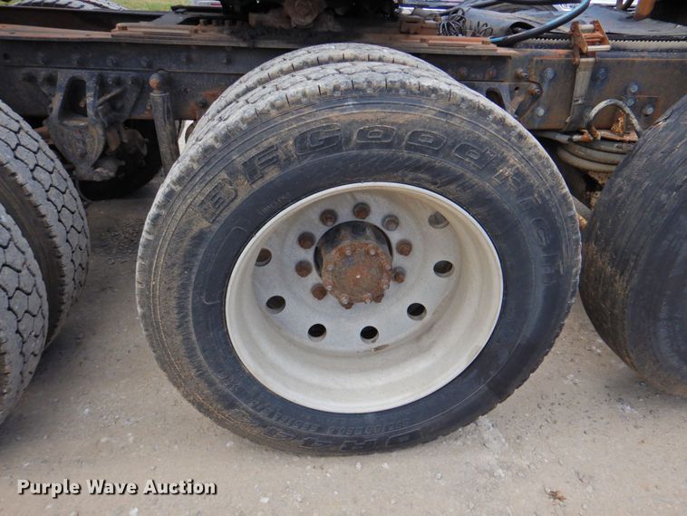 image for item DP4410 1996 Mack CH613  semi truck