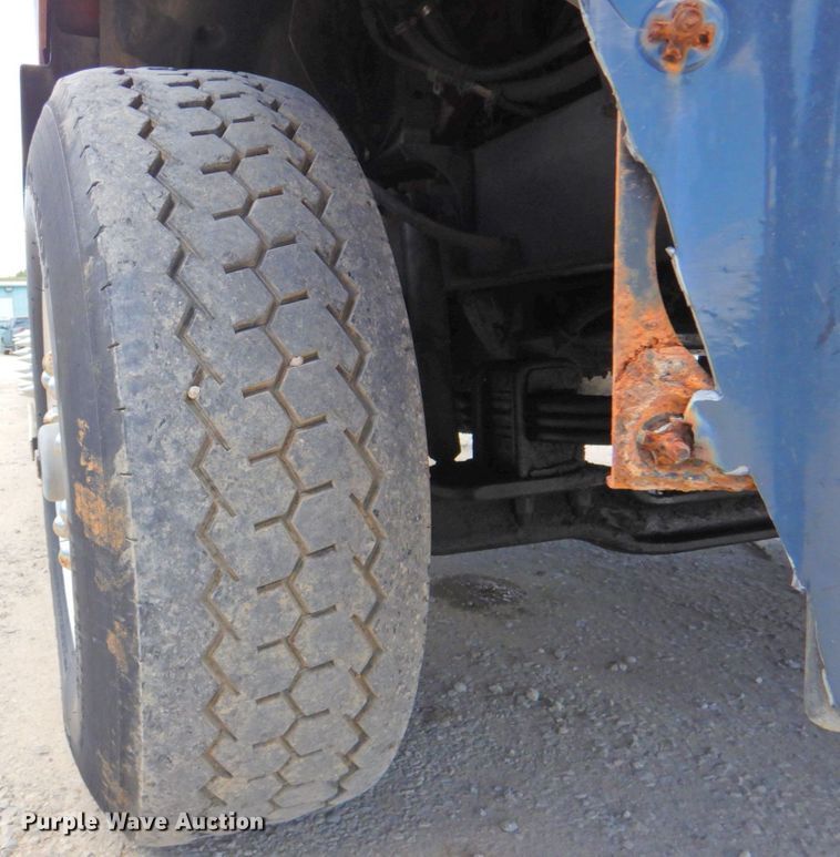 image for item DP4410 1996 Mack CH613  semi truck