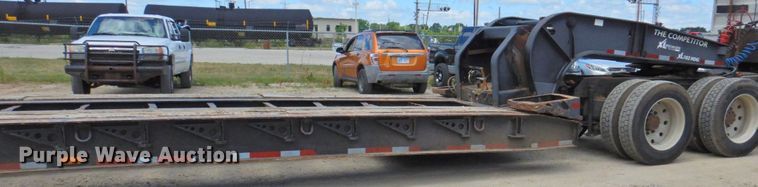 image for item DP4411 2006 XL Specialized XL203HDG  lowboy equipment trailer