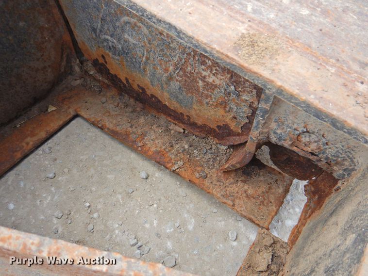 image for item DP4411 2006 XL Specialized XL203HDG  lowboy equipment trailer