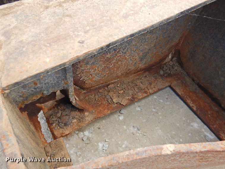 image for item DP4411 2006 XL Specialized XL203HDG  lowboy equipment trailer