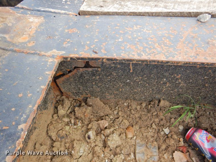 image for item DP4411 2006 XL Specialized XL203HDG  lowboy equipment trailer