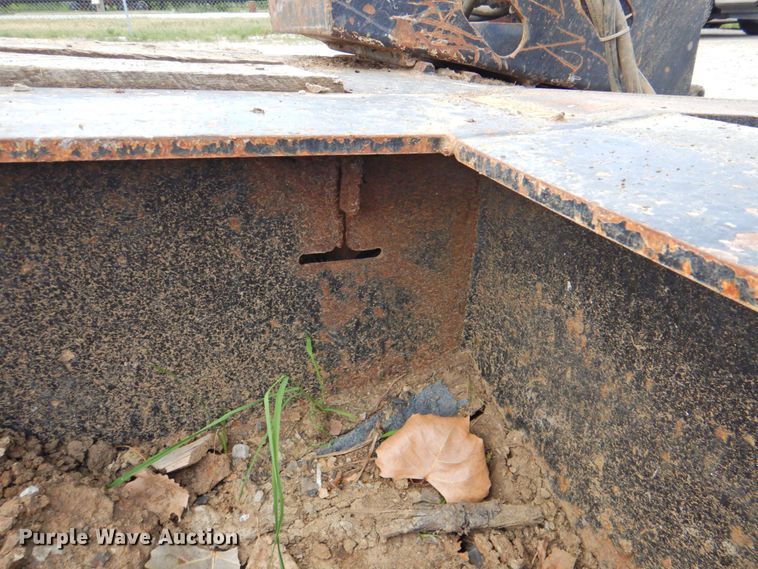 image for item DP4411 2006 XL Specialized XL203HDG  lowboy equipment trailer