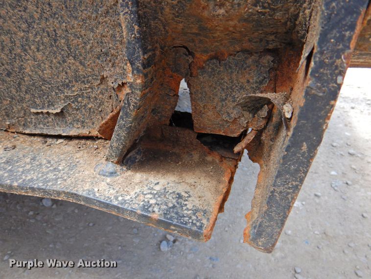 image for item DP4411 2006 XL Specialized XL203HDG  lowboy equipment trailer