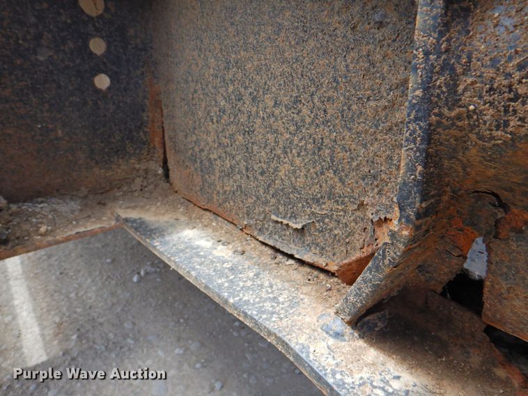 image for item DP4411 2006 XL Specialized XL203HDG  lowboy equipment trailer