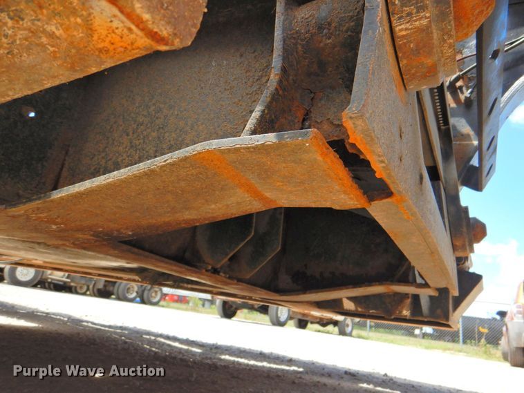 image for item DP4411 2006 XL Specialized XL203HDG  lowboy equipment trailer