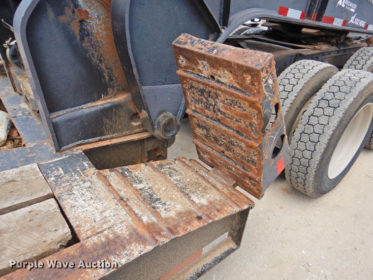 image for item DP4411 2006 XL Specialized XL203HDG  lowboy equipment trailer