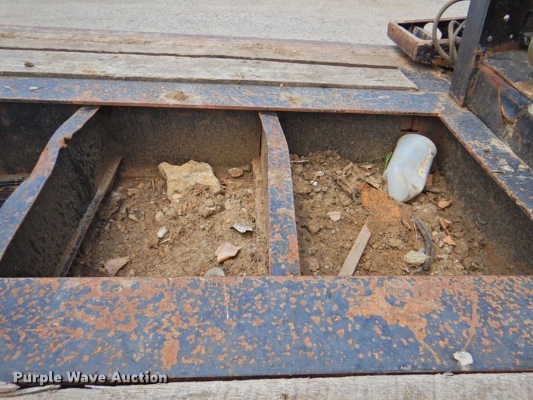 image for item DP4411 2006 XL Specialized XL203HDG  lowboy equipment trailer