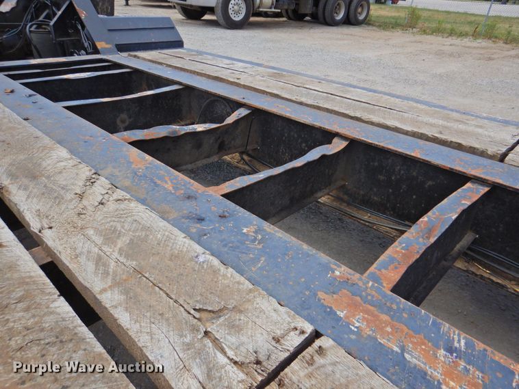 image for item DP4411 2006 XL Specialized XL203HDG  lowboy equipment trailer