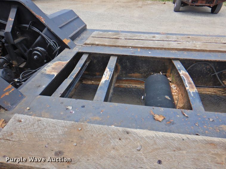 image for item DP4411 2006 XL Specialized XL203HDG  lowboy equipment trailer