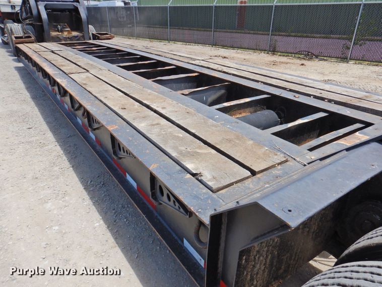 image for item DP4411 2006 XL Specialized XL203HDG  lowboy equipment trailer