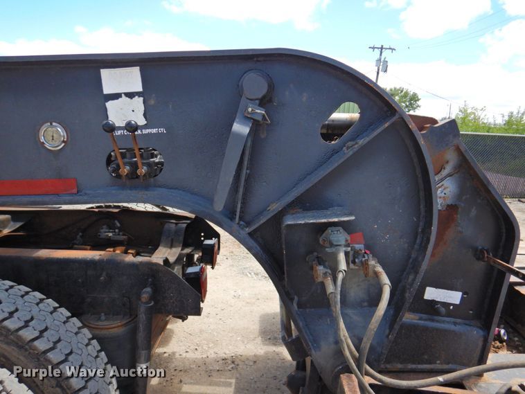 image for item DP4411 2006 XL Specialized XL203HDG  lowboy equipment trailer