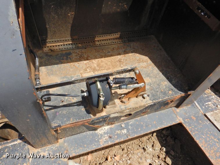 image for item DP4411 2006 XL Specialized XL203HDG  lowboy equipment trailer