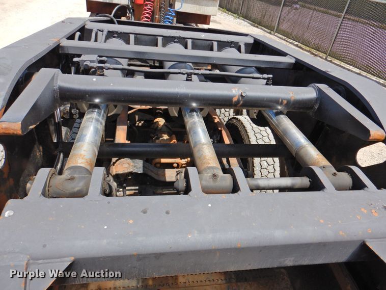 image for item DP4411 2006 XL Specialized XL203HDG  lowboy equipment trailer