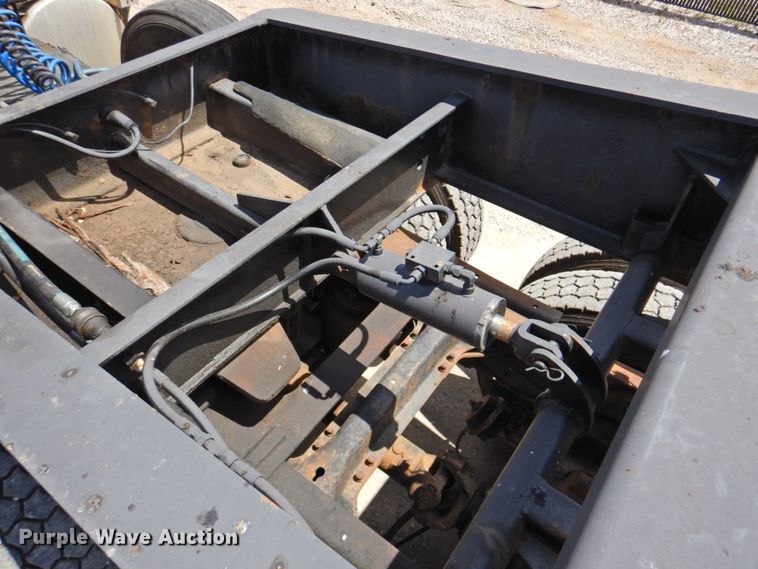 image for item DP4411 2006 XL Specialized XL203HDG  lowboy equipment trailer