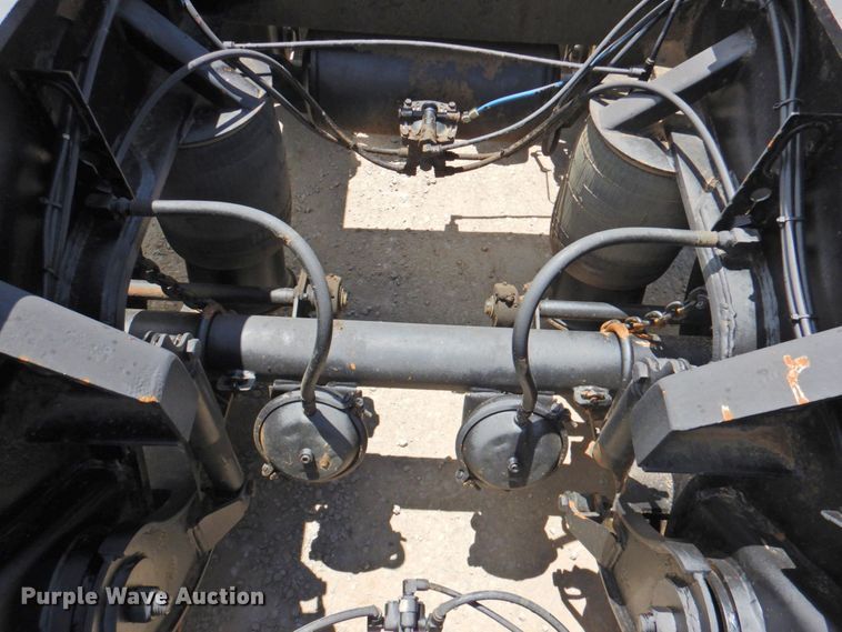 image for item DP4411 2006 XL Specialized XL203HDG  lowboy equipment trailer