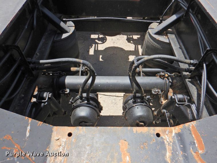 image for item DP4411 2006 XL Specialized XL203HDG  lowboy equipment trailer