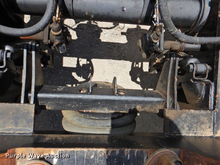 image for item DP4411 2006 XL Specialized XL203HDG  lowboy equipment trailer