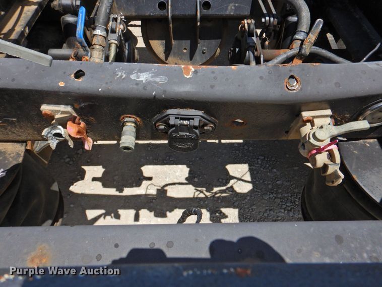 image for item DP4411 2006 XL Specialized XL203HDG  lowboy equipment trailer