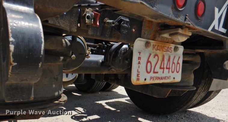 image for item DP4411 2006 XL Specialized XL203HDG  lowboy equipment trailer