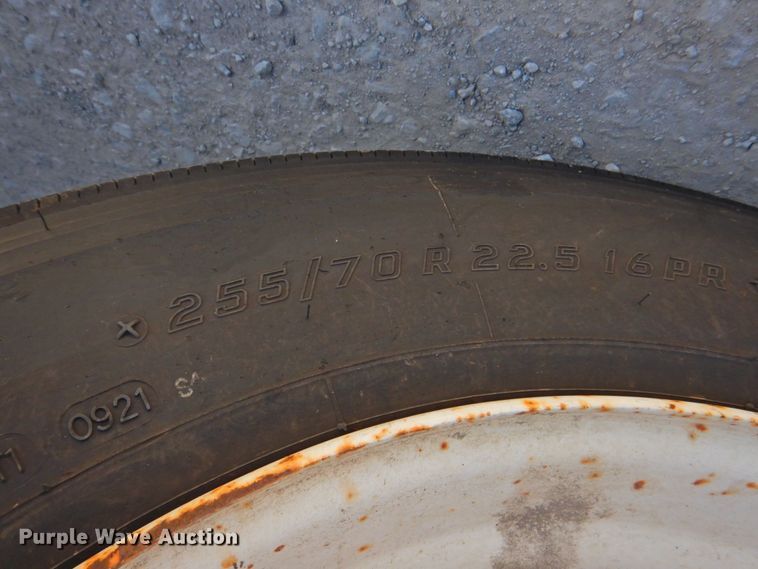 image for item DP4411 2006 XL Specialized XL203HDG  lowboy equipment trailer