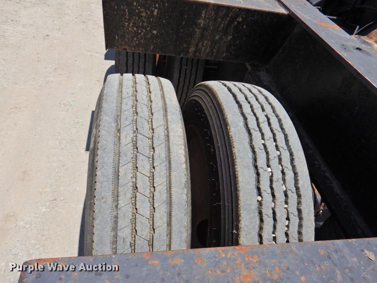 image for item DP4411 2006 XL Specialized XL203HDG  lowboy equipment trailer